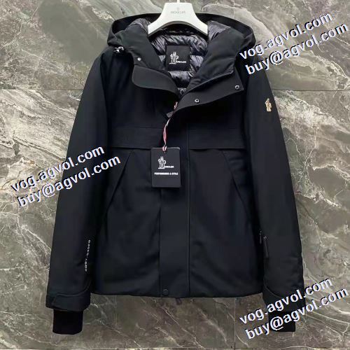 モンクレール MONCLER カジュアルに着こなせるデザイン 2021秋冬 ライトダウンジャケット 厳しい寒さに耐える 2色可選 モンクレールスーパーコピー