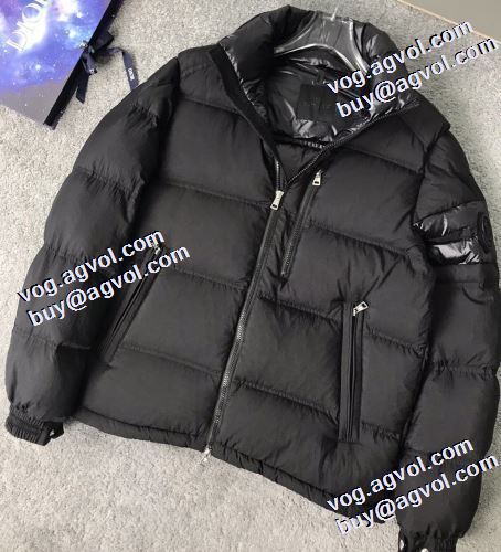 モンクレール MONCLER 2021秋冬 自信有りの一着 薄着でも十分過ごせるこの冬絶対に重宝する一着 モンクレールコピーブランド ダウンジャケット 2色可選