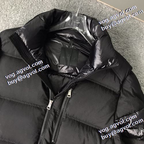 モンクレール MONCLER 2021秋冬 自信有りの一着 薄着でも十分過ごせるこの冬絶対に重宝する一着 モンクレールコピーブランド ダウンジャケット 2色可選