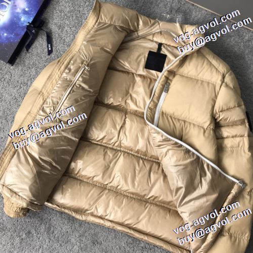 モンクレール MONCLER 2021秋冬 自信有りの一着 薄着でも十分過ごせるこの冬絶対に重宝する一着 モンクレールコピーブランド ダウンジャケット 2色可選