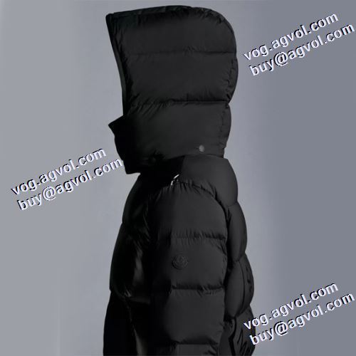 モンクレールブランド 偽物 通販 防寒具としての機能もバッチリ モンクレール MONCLER 寄り添える商品に生まれ変わる 2021秋冬 ダウンジャケット 2色可選