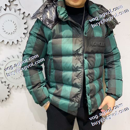 防寒具としての機能もバッチリ ライトダウンジャケット モンクレール MONCLER 2021秋冬 モンクレールブランドコピー ふわふわな感触
