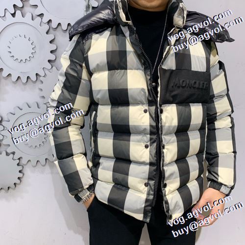 モンクレール MONCLER 軽量ダウンジャケット 保温効果は抜群 モンクレールブランド コピー 2021秋冬 快適な着心地をキープ