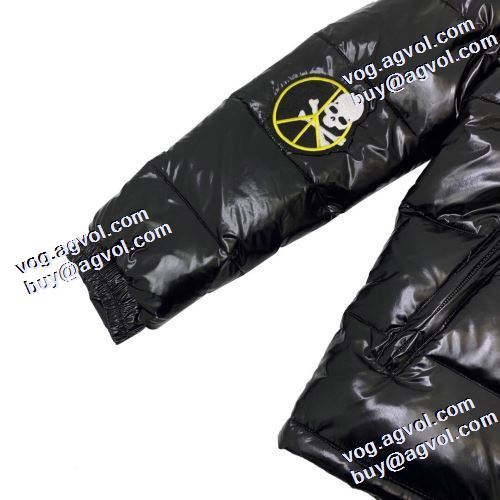 ライトダウンジャケット モンクレール MONCLER 2021秋冬 モンクレールコピー ブランド 着心地がクセになる 保温効果は抜群