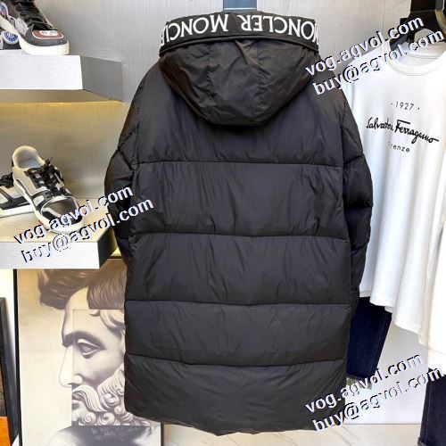 モンクレール MONCLER 保温性を発揮する ライトダウンジャケット モンクレールブランドコピー 2021秋冬 ポリエステルの中綿