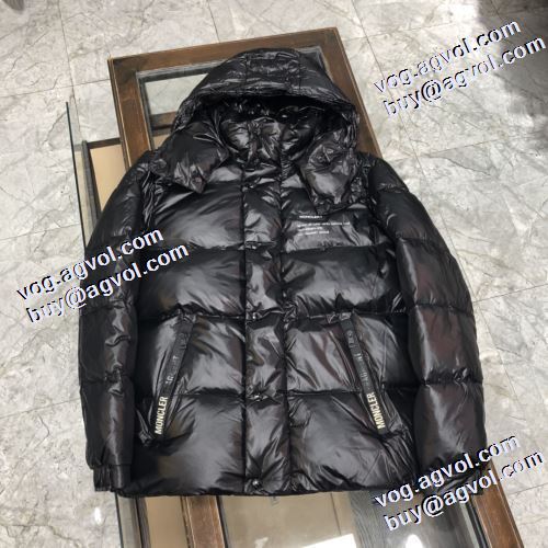 モンクレール MONCLER 高レベルの保温性  2021秋冬 ライトダウンジャケット モンクレールコピーブランド 快適な着心地をキープ