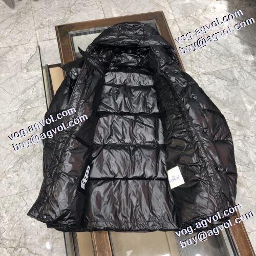モンクレール MONCLER 高レベルの保温性  2021秋冬 ライトダウンジャケット モンクレールコピーブランド 快適な着心地をキープ