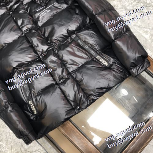モンクレール MONCLER 高レベルの保温性  2021秋冬 ライトダウンジャケット モンクレールコピーブランド 快適な着心地をキープ