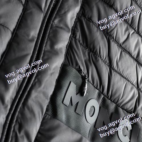 モンクレールブランドスーパーコピー ふわふわな感触 モンクレール MONCLER 2021秋冬 ライトダウンジャケット カジュアルに着こなせるデザイン