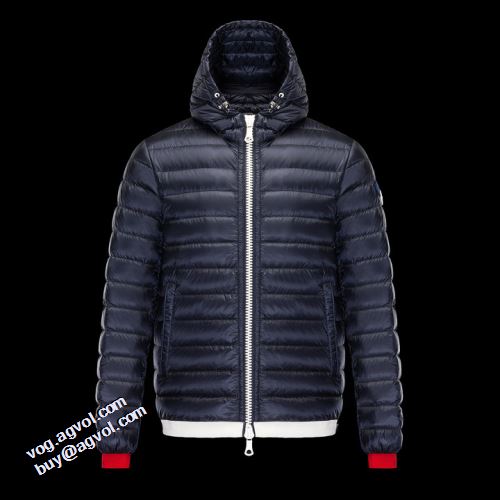 当店ランキング1位常連 2021秋冬 モンクレール MONCLER モンクレールコピー ブランド 軽量ダウン ふわふわな感触 雨の時期にも活躍