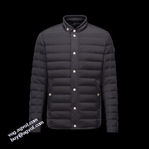人気ブランド  ワンランク上のアウターウエア 2021秋冬 モンクレールブランドコピー モンクレール MONCLER 軽量ダウン 身体を保温できる