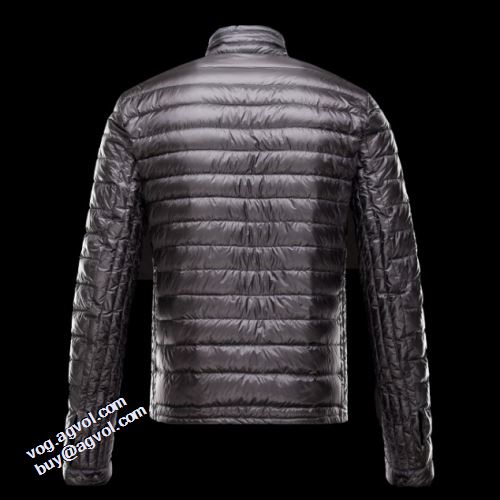 高級感を備えている 2021秋冬 モンクレール MONCLER モンクレールブランド コピー ダウンジャケット メンズ 3色可選 防寒具としての機能もバッチリ 大人っぼい