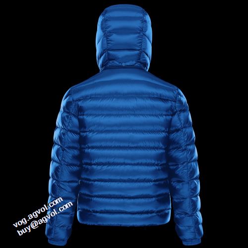 秋の定番 2021秋冬 モンクレールコピー ブランド 軽量ダウンジャケット モンクレール MONCLER 厳しい寒さに耐える 4色可選 弾力性に優れ