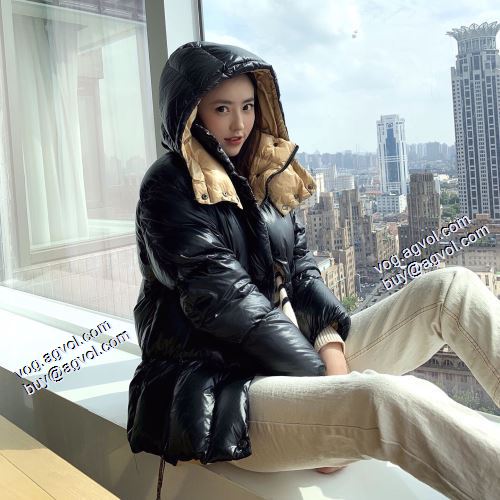 人気商品登場 2021秋冬 肌寒い季節に欠かせない モンクレール MONCLER ライトダウンジャケット スリムなシルエットデザイン