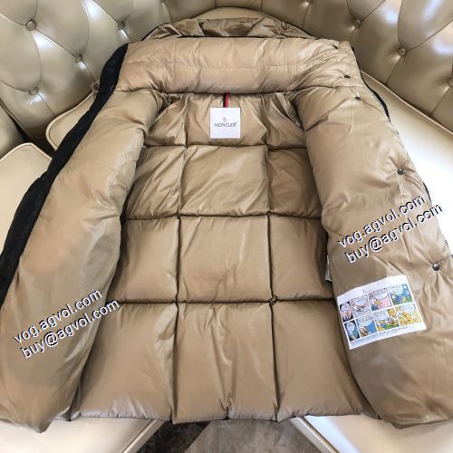 人気商品登場 2021秋冬 肌寒い季節に欠かせない モンクレール MONCLER ライトダウンジャケット スリムなシルエットデザイン