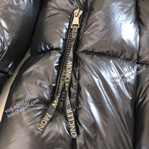 人気商品登場 2021秋冬 肌寒い季節に欠かせない モンクレール MONCLER ライトダウンジャケット スリムなシルエットデザイン