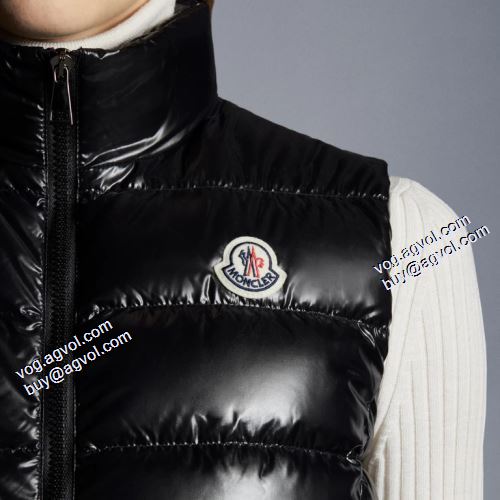 2021秋冬 着心地抜群 2色可選 モンクレール MONCLER 軽量ダウン ライトダウンジャケット 優しくボーディを包んでくれる