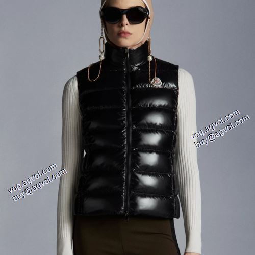 2021秋冬 着心地抜群 2色可選 モンクレール MONCLER 軽量ダウン ライトダウンジャケット 優しくボーディを包んでくれる