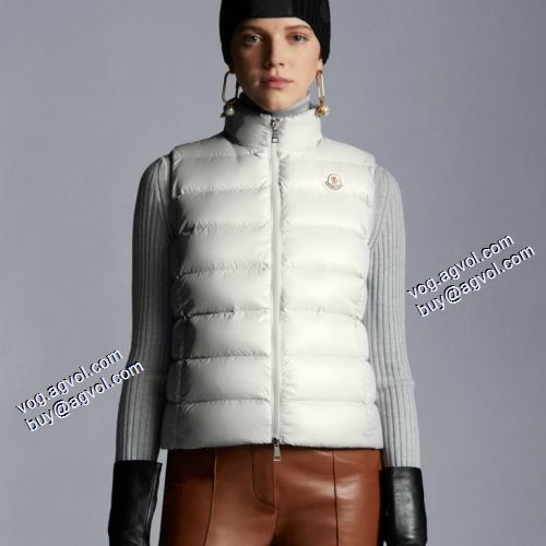 2021秋冬 着心地抜群 2色可選 モンクレール MONCLER 軽量ダウン ライトダウンジャケット 優しくボーディを包んでくれる