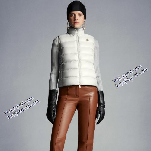 2021秋冬 着心地抜群 2色可選 モンクレール MONCLER 軽量ダウン ライトダウンジャケット 優しくボーディを包んでくれる