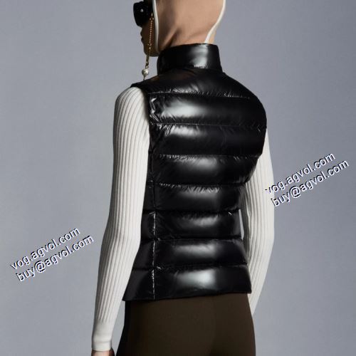 2021秋冬 着心地抜群 2色可選 モンクレール MONCLER 軽量ダウン ライトダウンジャケット 優しくボーディを包んでくれる
