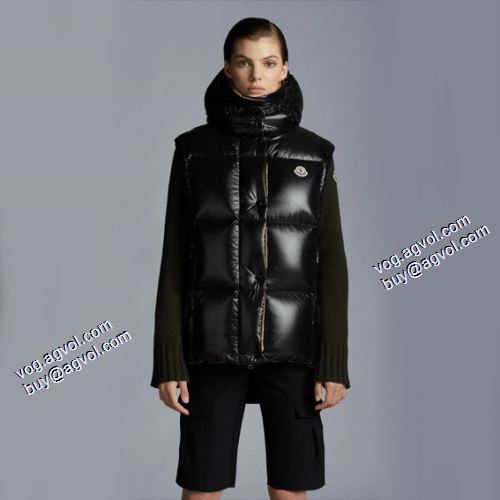 軽量ダウン 2021秋冬 大絶賛の履き心地! モンクレール MONCLER 着心地 の良い 防風性に優れ 落ち着いた感覚