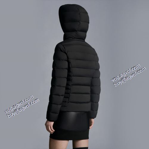 人気ブランド  ダウンプレミアムダウンジャケット 2021秋冬 モンクレール MONCLER 防寒具としての機能もバッチリ