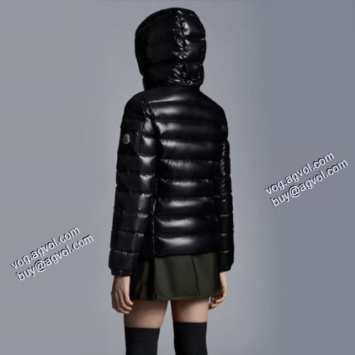 ダウンプレミアムダウンジャケット ふわふわな感触 2021秋冬 モンクレール MONCLER 今買い◎得 フィルパワーの高い