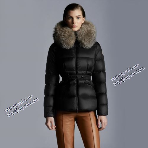 極上の着心地 2021秋冬 モンクレール MONCLER ダウンプレミアムダウンジャケット 快適な着心地をキープ