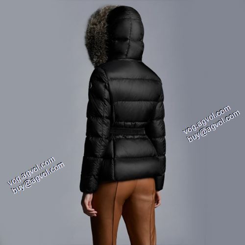 極上の着心地 2021秋冬 モンクレール MONCLER ダウンプレミアムダウンジャケット 快適な着心地をキープ