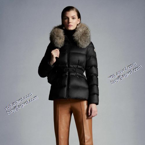 極上の着心地 2021秋冬 モンクレール MONCLER ダウンプレミアムダウンジャケット 快適な着心地をキープ