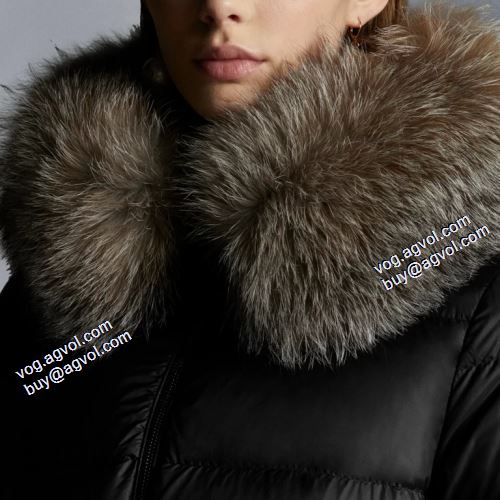 極上の着心地 2021秋冬 モンクレール MONCLER ダウンプレミアムダウンジャケット 快適な着心地をキープ