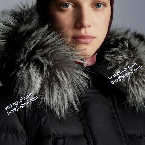 2021秋冬 モンクレール MONCLER 耐久性のある ライトダウンジャケット すっきり着膨れしない 快適な着心地をキープ