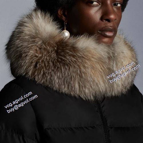 真冬でも温かく過ごせる お洒落に魅せる 2021秋冬 モンクレール MONCLER ダウンプレミアムダウンジャケット