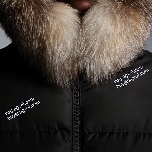 真冬でも温かく過ごせる お洒落に魅せる 2021秋冬 モンクレール MONCLER ダウンプレミアムダウンジャケット