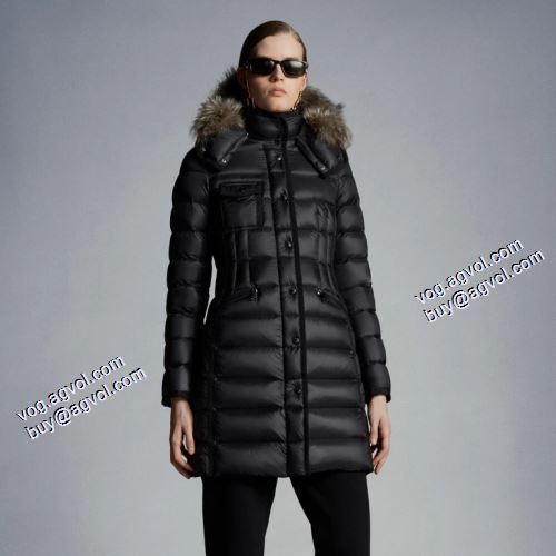 2021秋冬 優しくボーディを包んでくれる モンクレール MONCLER スタイリッシュな印象 ダウンプレミアムダウンジャケット