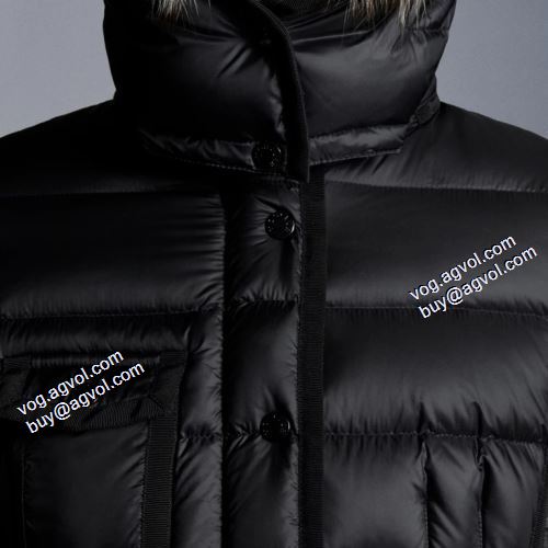 2021秋冬 優しくボーディを包んでくれる モンクレール MONCLER スタイリッシュな印象 ダウンプレミアムダウンジャケット