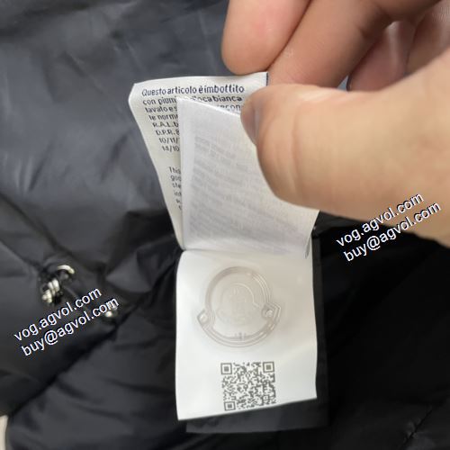 争奪戦必至 2021秋冬 モンクレール MONCLER 軽量ダウンジャケット 3色可選 楽に着用出来る