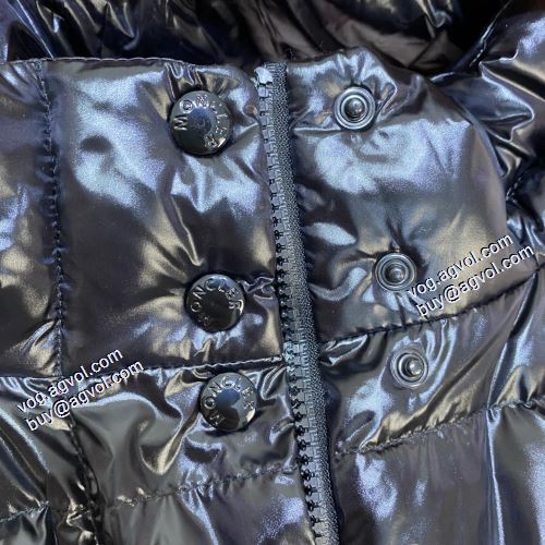 2021秋冬 実用性に溢れるアイテム 3色可選 モンクレール MONCLER 軽量ダウン フィルパワーの高い