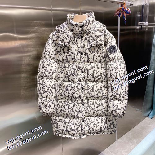 2色可選 存在感のある モンクレールコピー ブランド 2021秋冬 モンクレール MONCLER ダウンジャケット 袖にロゴ付 フィルパワーの高い