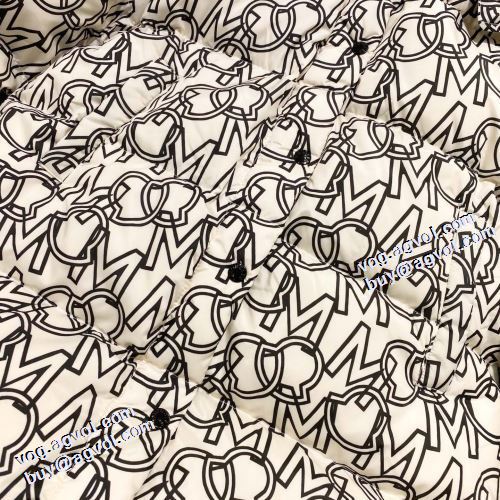 2色可選 存在感のある モンクレールコピー ブランド 2021秋冬 モンクレール MONCLER ダウンジャケット 袖にロゴ付 フィルパワーの高い