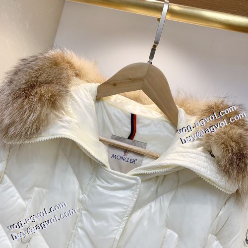 2021秋冬 モンクレール MONCLER モデル大絶賛?  ダウンジャケット 2色可選 ウエストも細見せ モンクレールブランド 偽物 通販 ラクーンファー付きダウンコート 