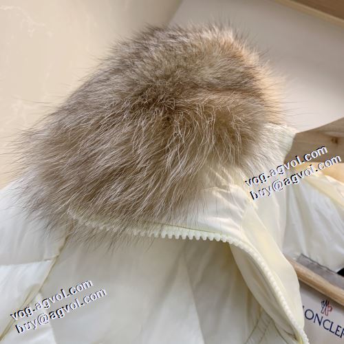 2021秋冬 モンクレール MONCLER モデル大絶賛?  ダウンジャケット 2色可選 ウエストも細見せ モンクレールブランド 偽物 通販 ラクーンファー付きダウンコート 