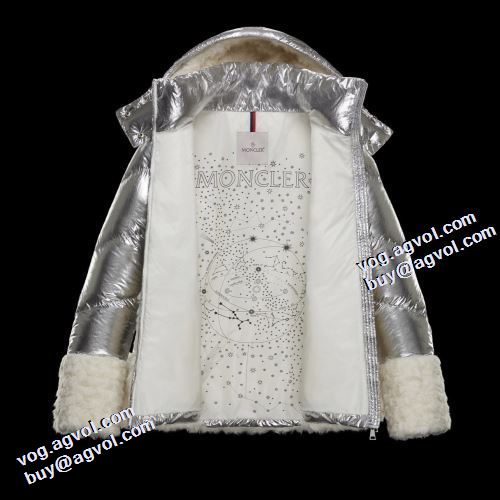 モンクレール偽物ブランド ダウンジャケット 2021秋冬 大人気再登場 モンクレール MONCLER フード部分は取り外し可能 防風性にも優れた