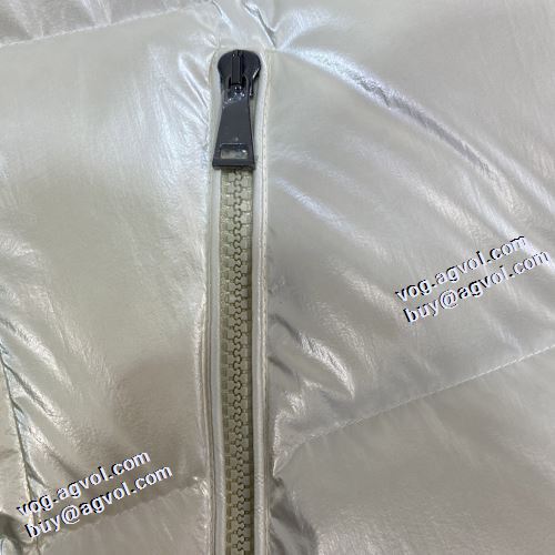 2021秋冬 モンクレールコピー モンクレール MONCLER 首胸ロゴ 肌触りの気持ちい? 2色可選 ダウンジャケット ベスト 着心地 の良い