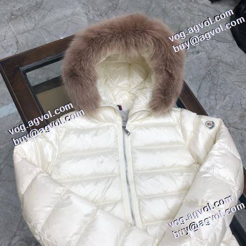 人気販売中 モンクレール MONCLER ダウンプレミアムダウンジャケット 3色可選 防風性に優れ モンクレールスーパーコピー 2021新作 上品な色合い