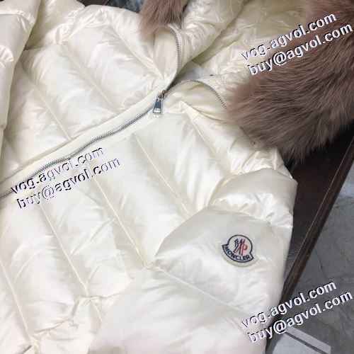 人気販売中 モンクレール MONCLER ダウンプレミアムダウンジャケット 3色可選 防風性に優れ モンクレールスーパーコピー 2021新作 上品な色合い