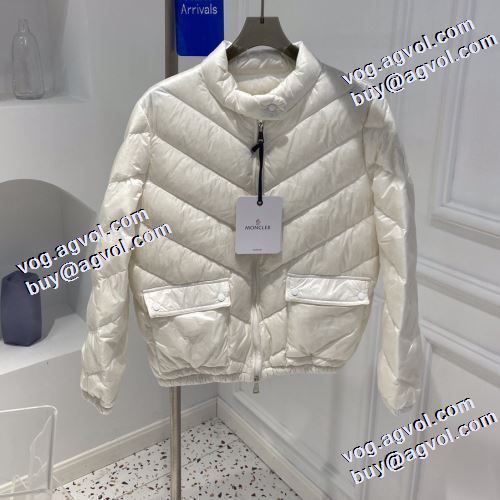 人気新品★超特価★ モンクレール MONCLER 軽量ダウンジャケット 4色可選 2022新作 モンクレールコピーブランド ふわふわな感触 ワンランク上のアウターウエア