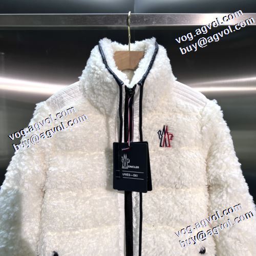 モンクレールスーパーコピー モンクレール MONCLER 2022新作 高レベルの保温性 お宅にも使える 大絶賛の履き心地! ダウンジャケット 3色可選