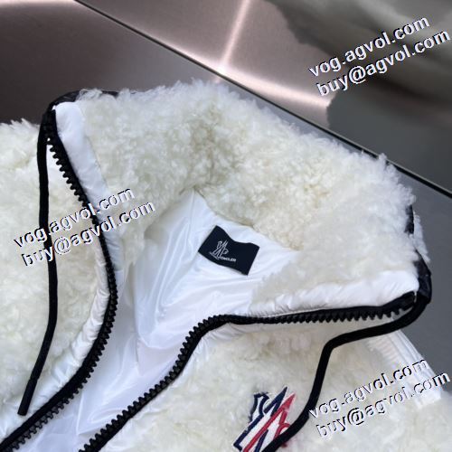 モンクレールスーパーコピー モンクレール MONCLER 2022新作 高レベルの保温性 お宅にも使える 大絶賛の履き心地! ダウンジャケット 3色可選